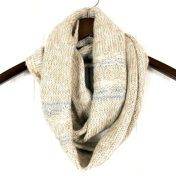 Simply Vera Wang Scarf Infinity Turtle Dove Brown Silver White Threads NWT - Picture 1 of 4